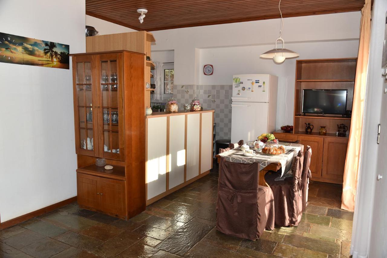 Irene'S Beach Front House Vromopousi Екстер'єр фото
