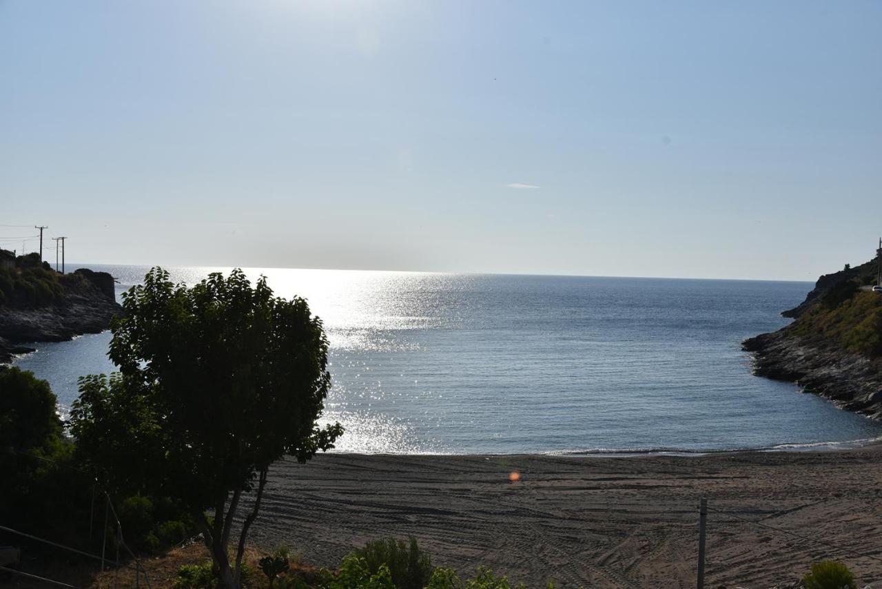 Irene'S Beach Front House Vromopousi Екстер'єр фото