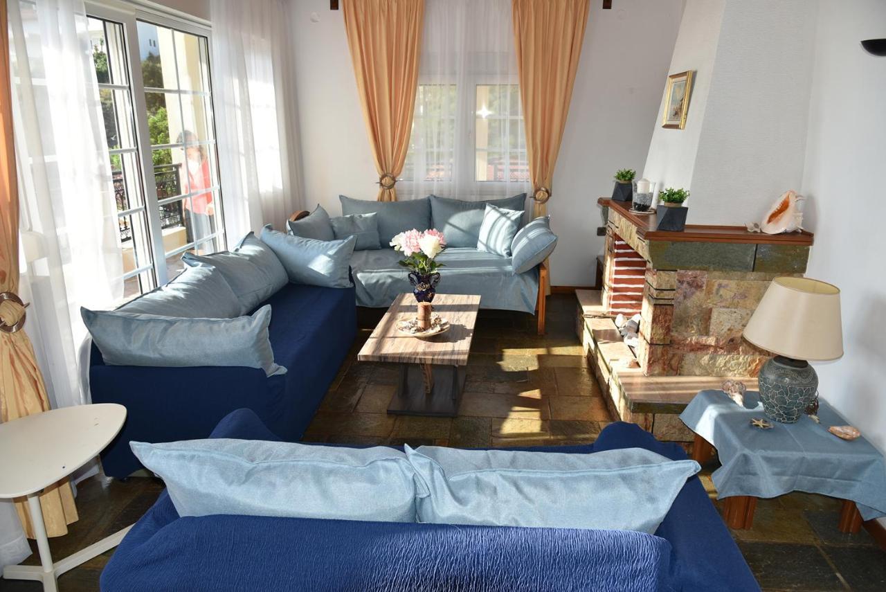 Irene'S Beach Front House Vromopousi Екстер'єр фото