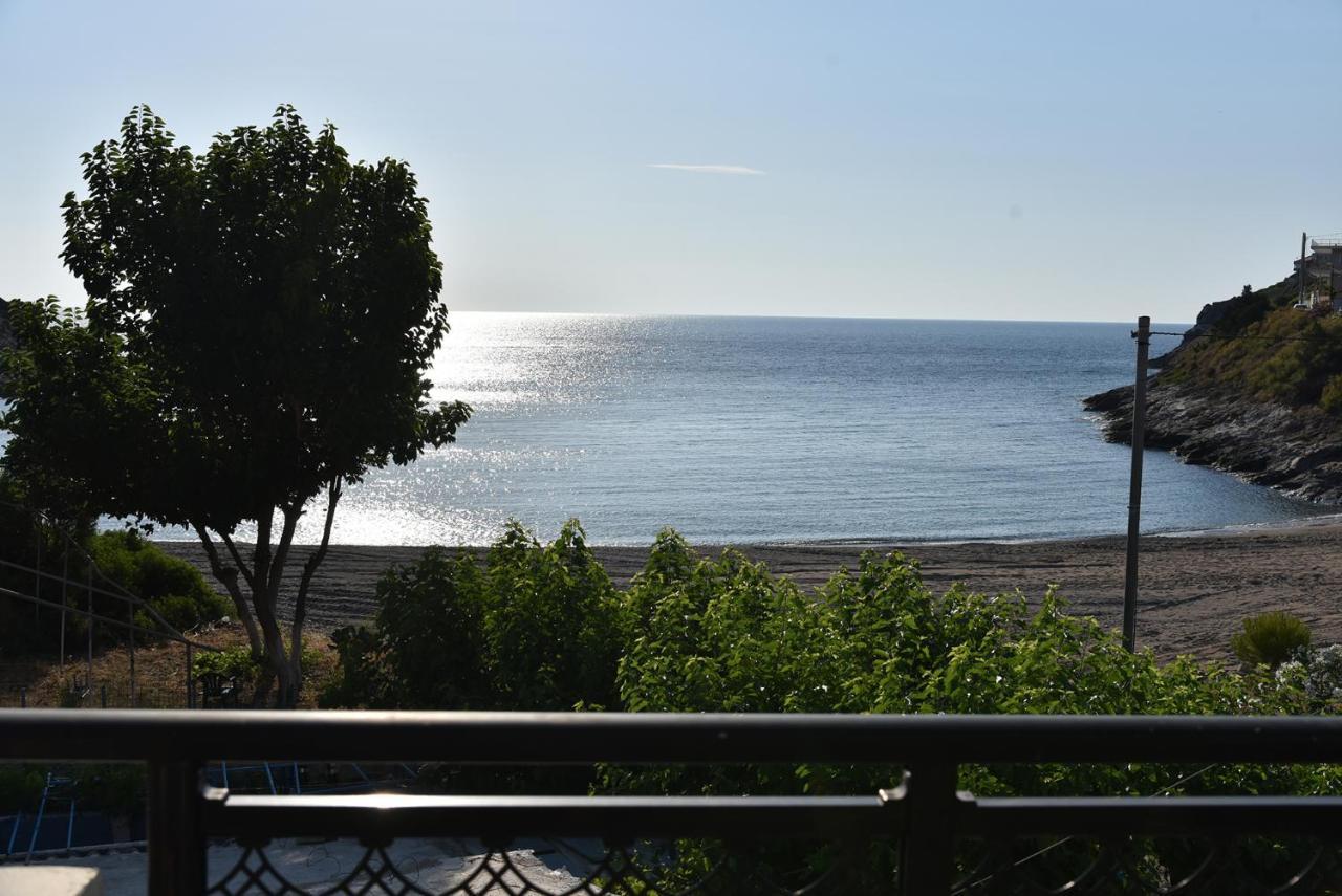 Irene'S Beach Front House Vromopousi Екстер'єр фото